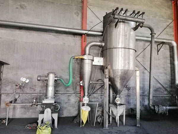 氣流粉碎機使用現(xiàn)場-濰坊星爾機械設備科技有限公司